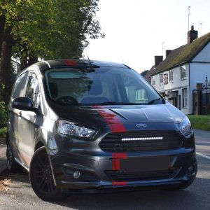 Ford Transit Courier (2014-2018) Kit de montage sur calandre