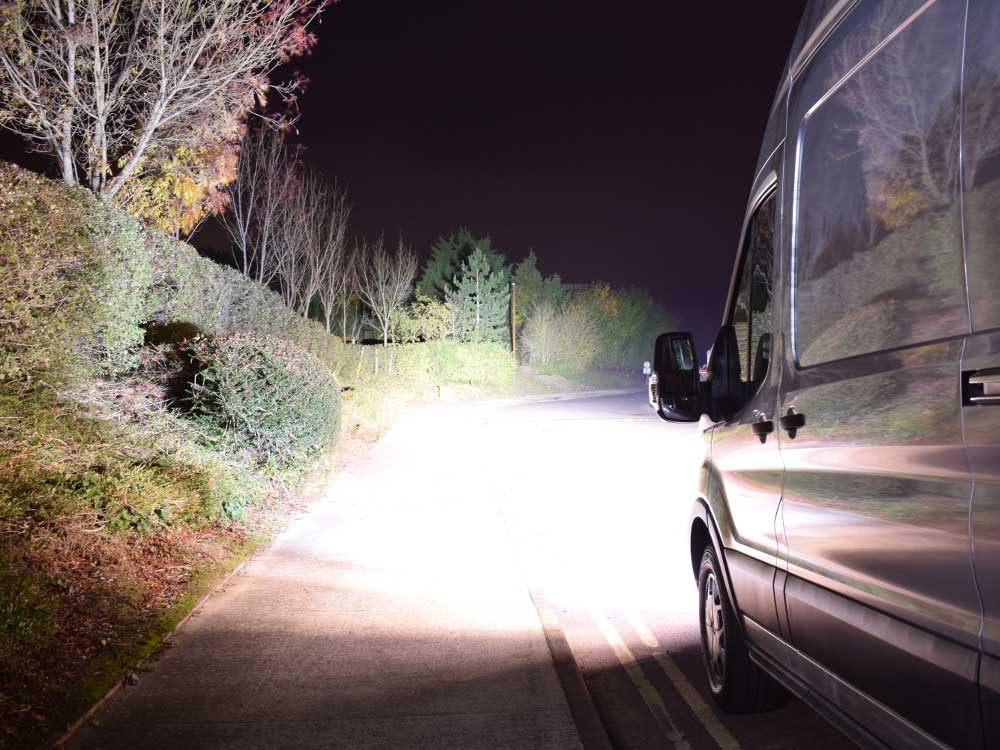 Ford-Transit_Night_Web