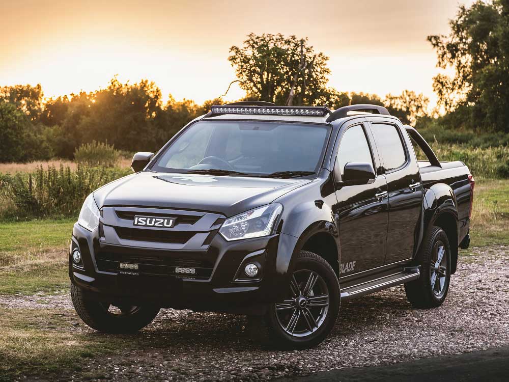 Isuzu-D-Max_T24_with-Roof-Rails_Web