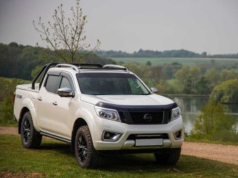 Nissan Navara Kit de montage sur le toit (avec barres longitudinales)