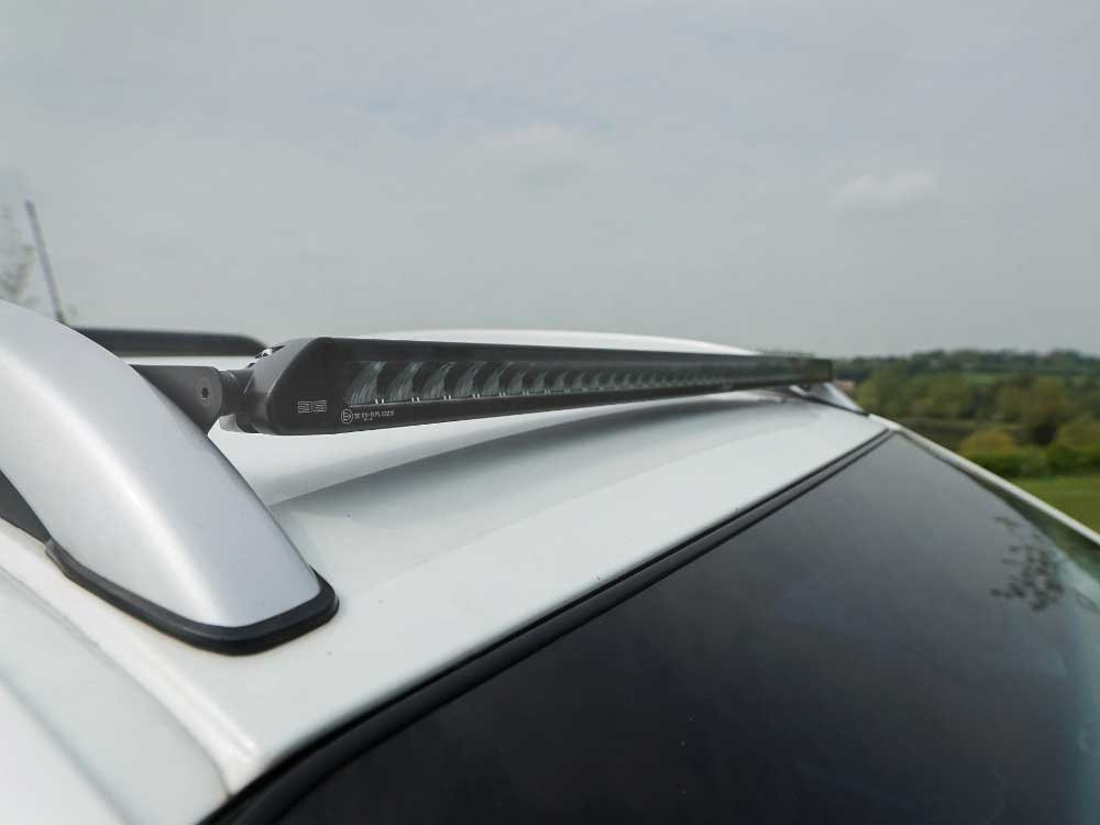 Nissan Navara Kit de montage sur le toit (avec barres longitudinales)
