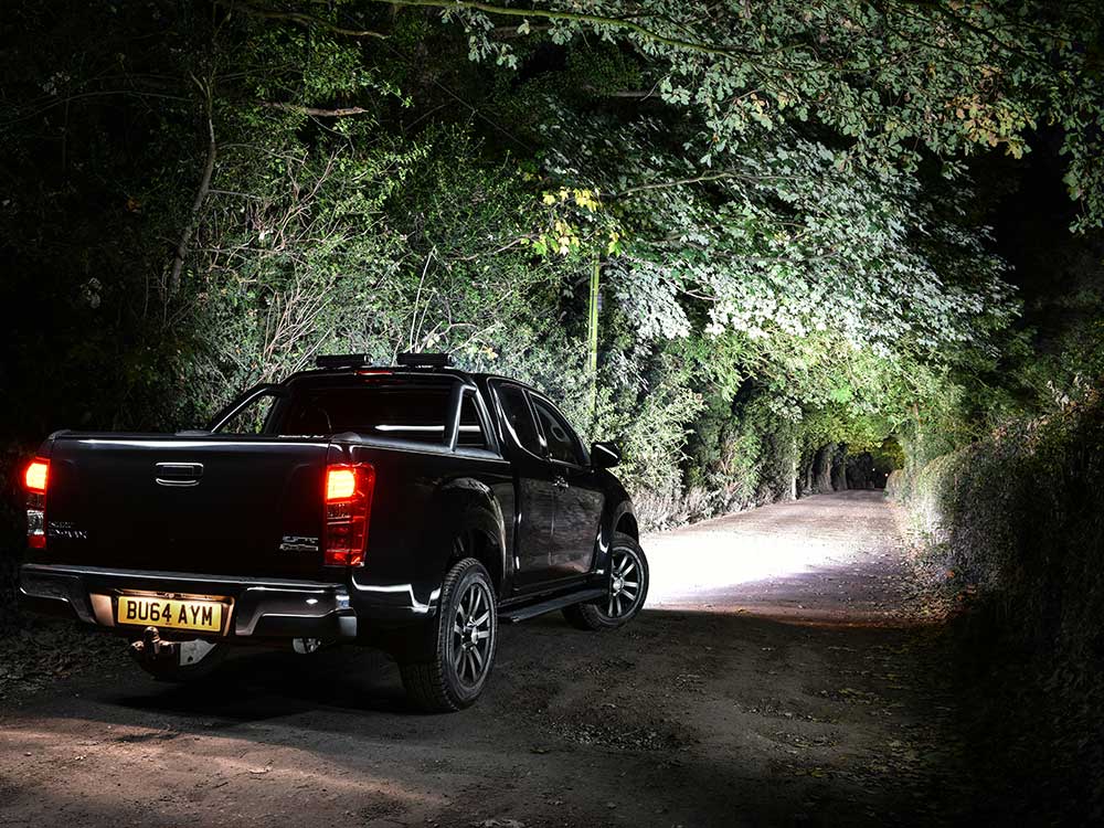ST4-ST8-Lazer-Lamps-LED-Spotlights-Isuzu-Dmax_5_Web