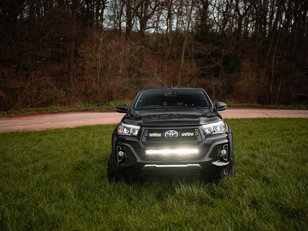 Toyota-Hilux-35-Web