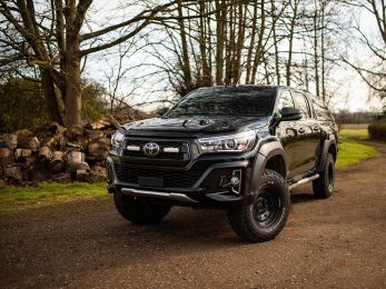 Toyota Hilux Invincible X (2017-2020) Kit de montage de calandre ST4 EVO