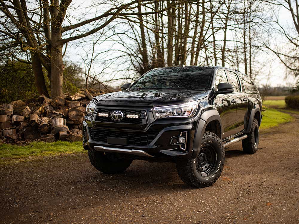 Toyota Hilux Invincible X (2017-2020) Kit de montage de calandre ST4 EVO