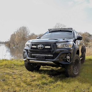 Toyota Hilux (2015+) Kit de montage sur le toit (sans barres longitudinales – Triple-R 24 ou Linear-42))