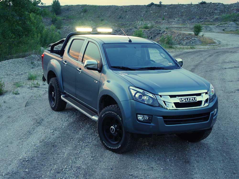 Triple-R-1000-Lazer-LED-Spotlights-Isuzu-Dmax-6-_Web