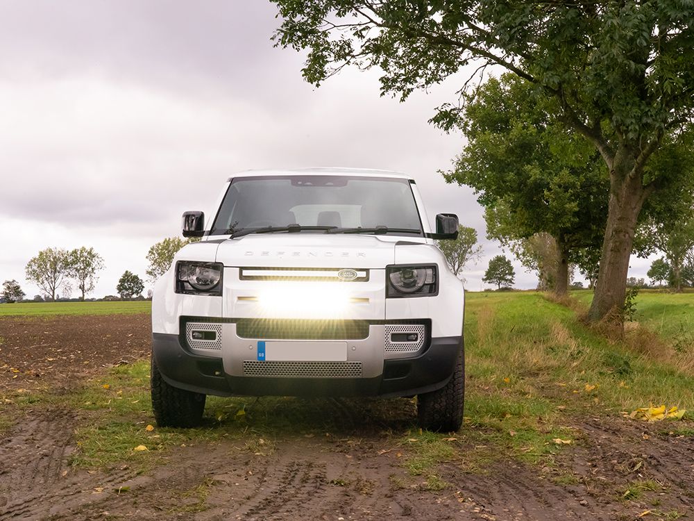 defender_2020_lnr18-14_web