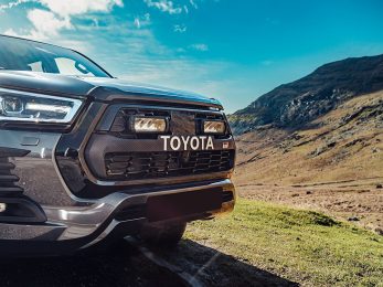 Toyota Hilux GR Sport (2023-2024) - Kit de montage sur calandre