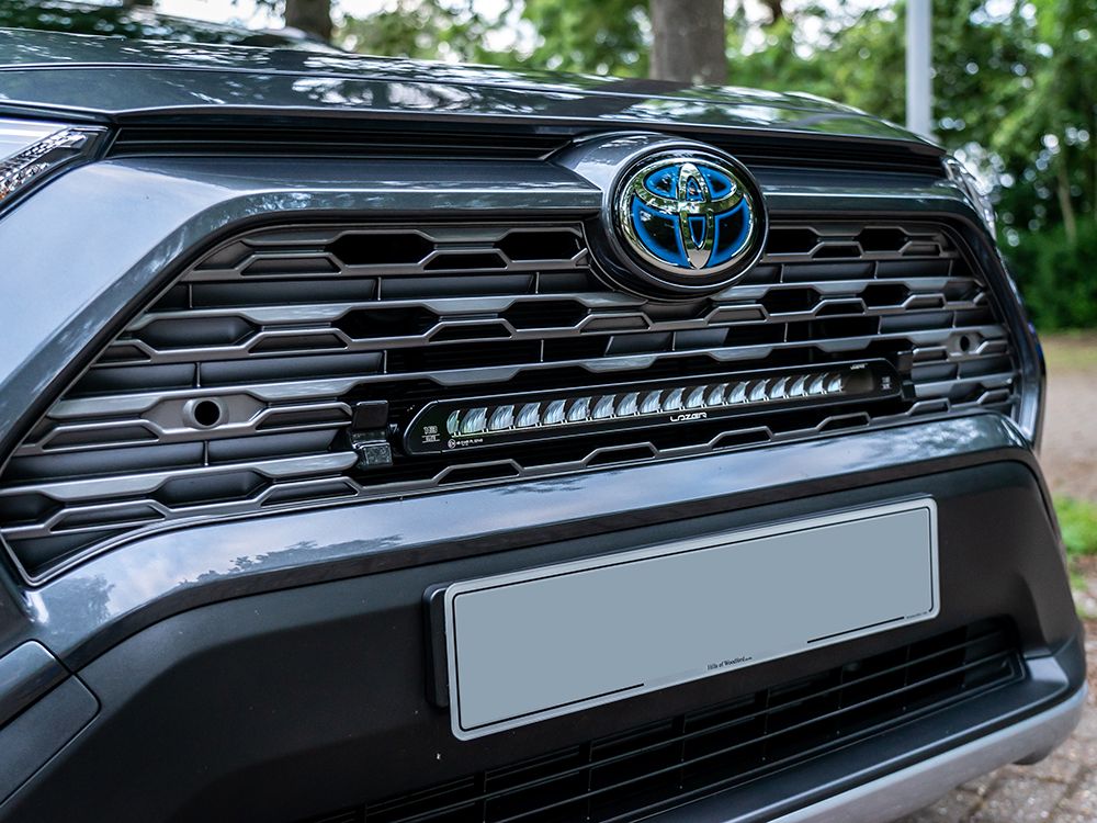 Toyota RAV4 (2019+) Hybrid Grille Kit (Linear-18)