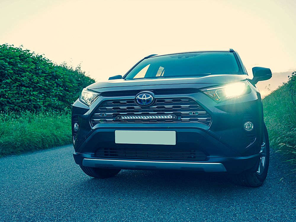 Toyota RAV4 (2019+) Hybrid Grille Kit (Linear-18)