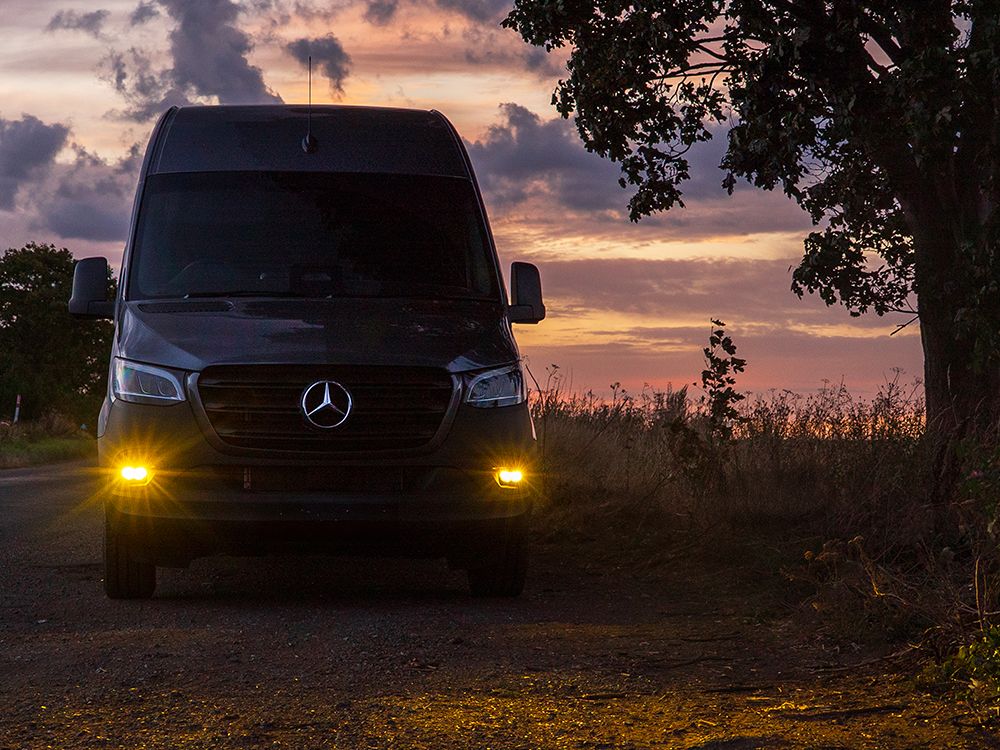 mercedes_sprinter_fog_light_kit_carbon-2_drive_install_image_11_web