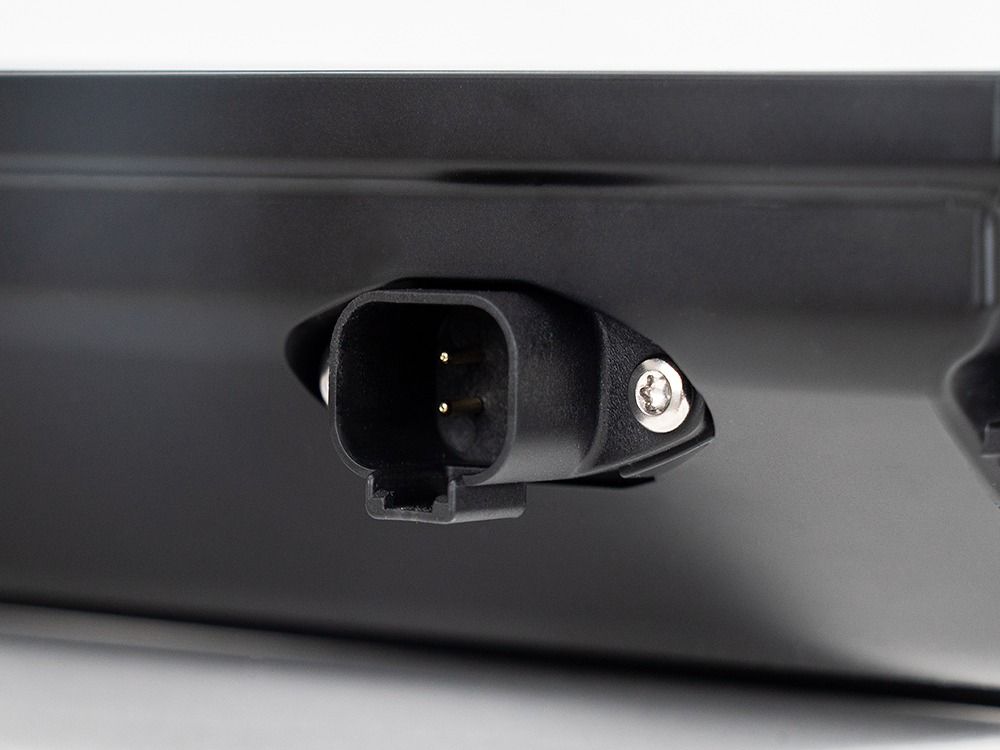 carbon-6_connector_close_up_web_4