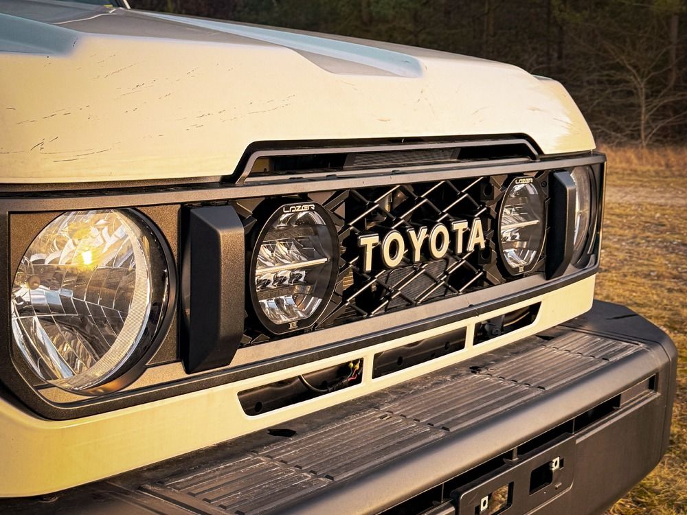 Toyota LC70 Series (2023+) Kit de calandre Sentinel 7