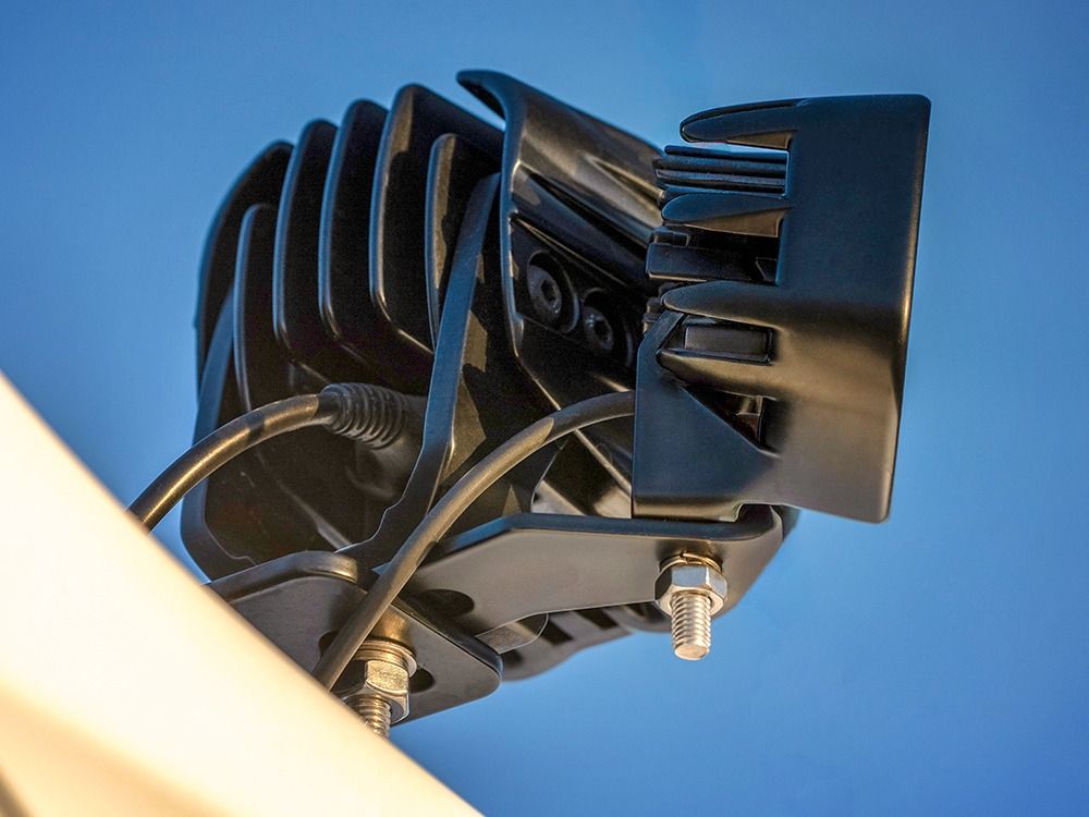 a-pillar_twin-lamp_extension_bracket_rp_series_utility-25_1150k_06_web