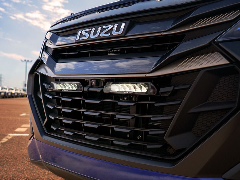 isuzu_d-max_ev_2026__grille_kit_install_images_03_web