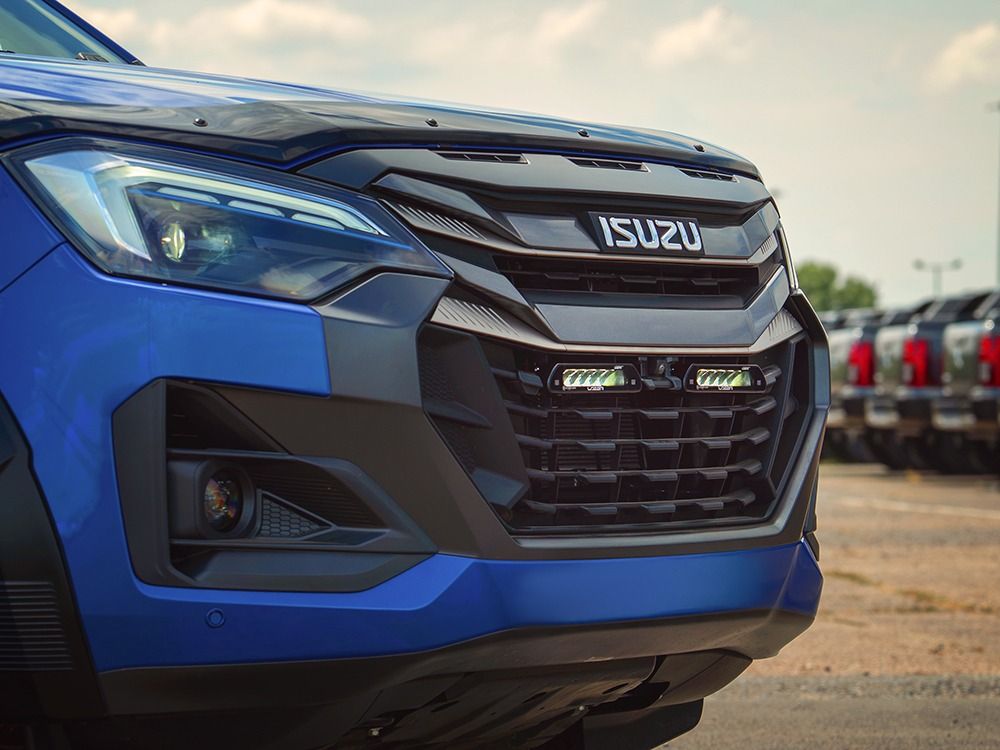 isuzu_d-max_ev_2026__grille_kit_install_images_09_web