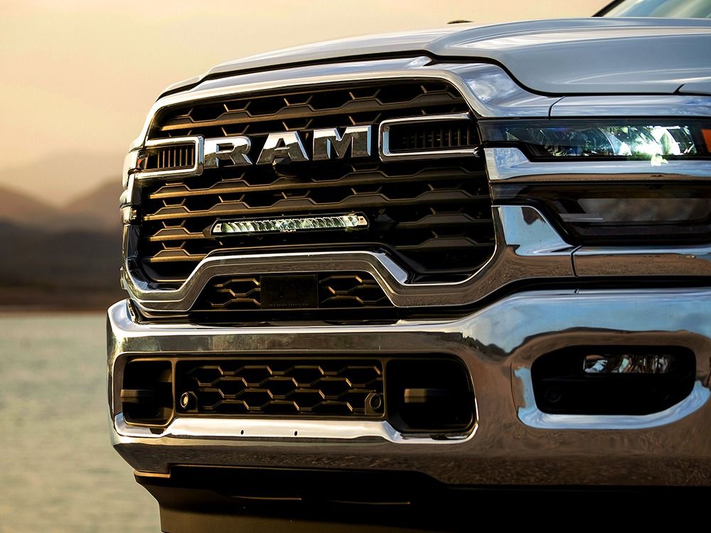 RAM 2500/3500 Big Horn (2025+) Kit de calandre